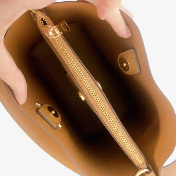 Coach CA582 Mollie Bucket Bag 22 In Signature Canvas IN Lt Khaki Lt Saddle - Image 5