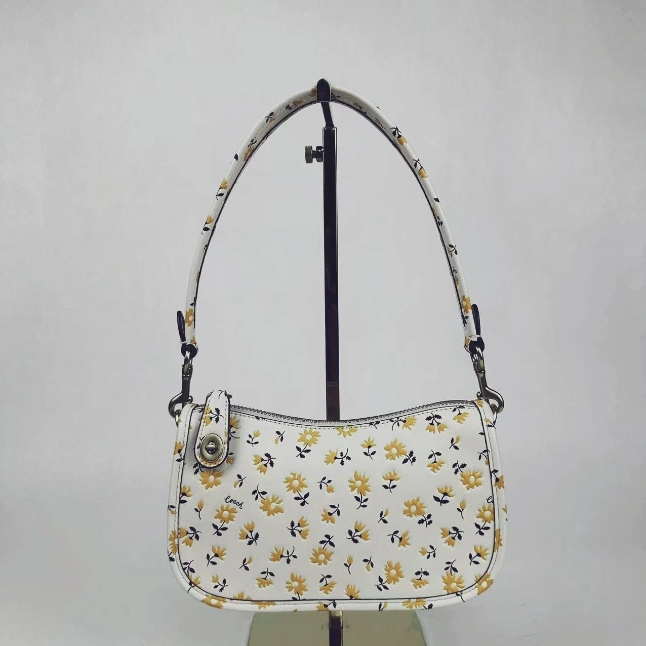 Coach CR509 Swinger Bag 20 With Floral Print